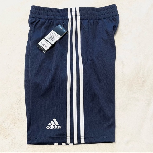 🆕Boys Adidas Classic Three-Stripe Shorts - Picture 11 of 13